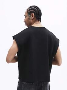 SUMWON 无袖圆领背心，饰有小巧的品牌标识贴片，适合日常休闲穿着，打造夏季街头风造型。 - 黑色 - 查看 2