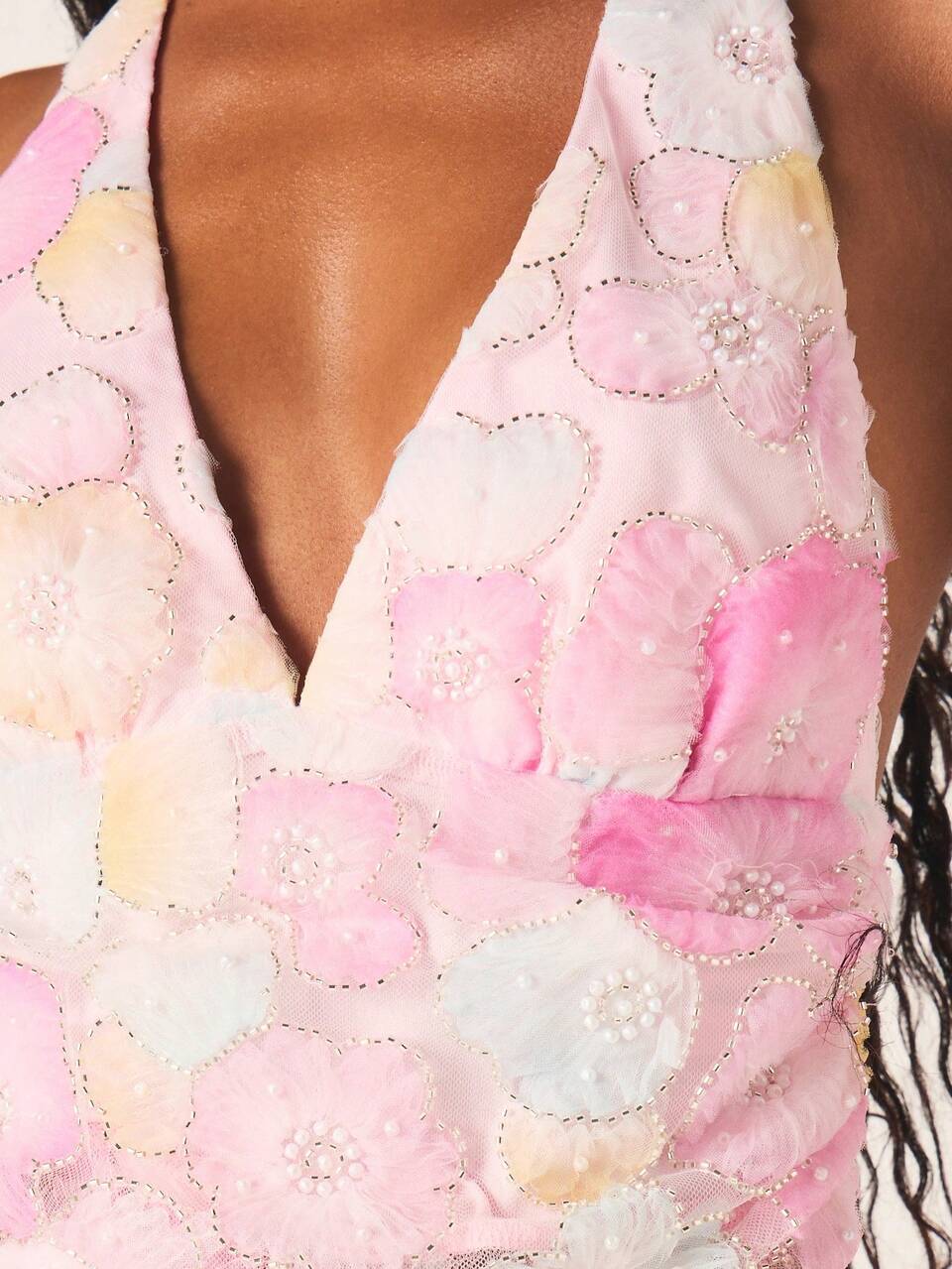 MISSGUIDED Damen Trägertop mit Pailletten Blumenmuster und Wasserfallausschnitt für Sommerfestival Partys