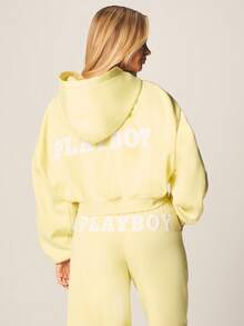 Missguided x Playboy 宽松短款拉链连帽卫衣，配有抽绳帽和中央口袋，适合秋冬季休闲穿着。 - 黃色 - 查看 2