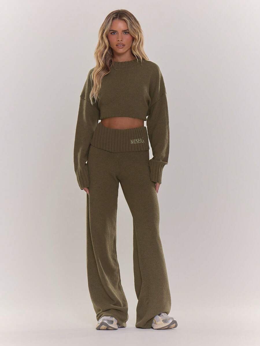 MUSERA Pantalon large côtelé surdimensionné avec détail brodé. Ensemble coordonné automnal, douillet, mignon, décontracté, hivernal, chic, pour le café et le club - Militaire verte - Voir 1