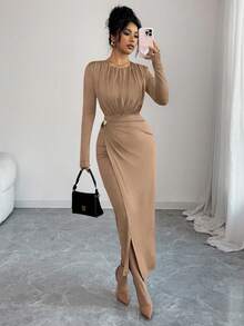 SHEIN Elenzya 女士针织收腰金属装饰修身优雅日常通勤时尚法式街头复古百搭圣诞派对新年假日商务棕色长袖连衣裙，秋冬款 - 駝色 - 查看 5