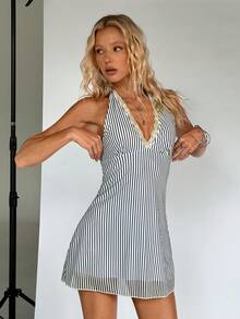 TRNVIE 春夏返校季女童学院风蓝色条纹V领露背迷你连衣裙 - 藏蓝色 - 查看 5