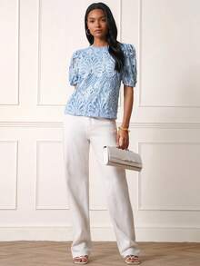 Lilora 女士优雅刺绣蕾丝镂空上衣，高端时尚，百搭优雅，适合通勤、日常休闲外出、派对、约会、聚会、休闲活动、野餐、假期、夏季和假日旅行。浅蓝色上衣，女士蕾丝衬衫，女士镂空上衣，蓝色蕾丝上衣，女士夏季上衣，女士休闲夏季服装，女士上衣和衬衫，蕾丝T恤，女士蕾丝衬衫 - 淺藍色 - 查看 8