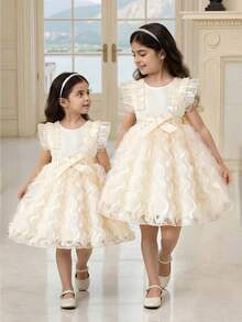 SHEIN 少女夏季新款时尚高端法式串珠花卉饰边短袖圆领拼接荷叶边网纱泡泡裙公主裙，适合日常外出、宴会、派对和演出等场合。 - 杏色 - 查看 8