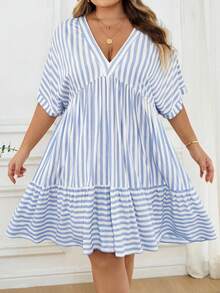 SHEIN CURVE+ 大码女式条纹V领蝙蝠袖短袖荷叶边下摆休闲连衣裙，适合秋季穿着，冬季女装，CURVE PLUS - 藍色 - 查看 6