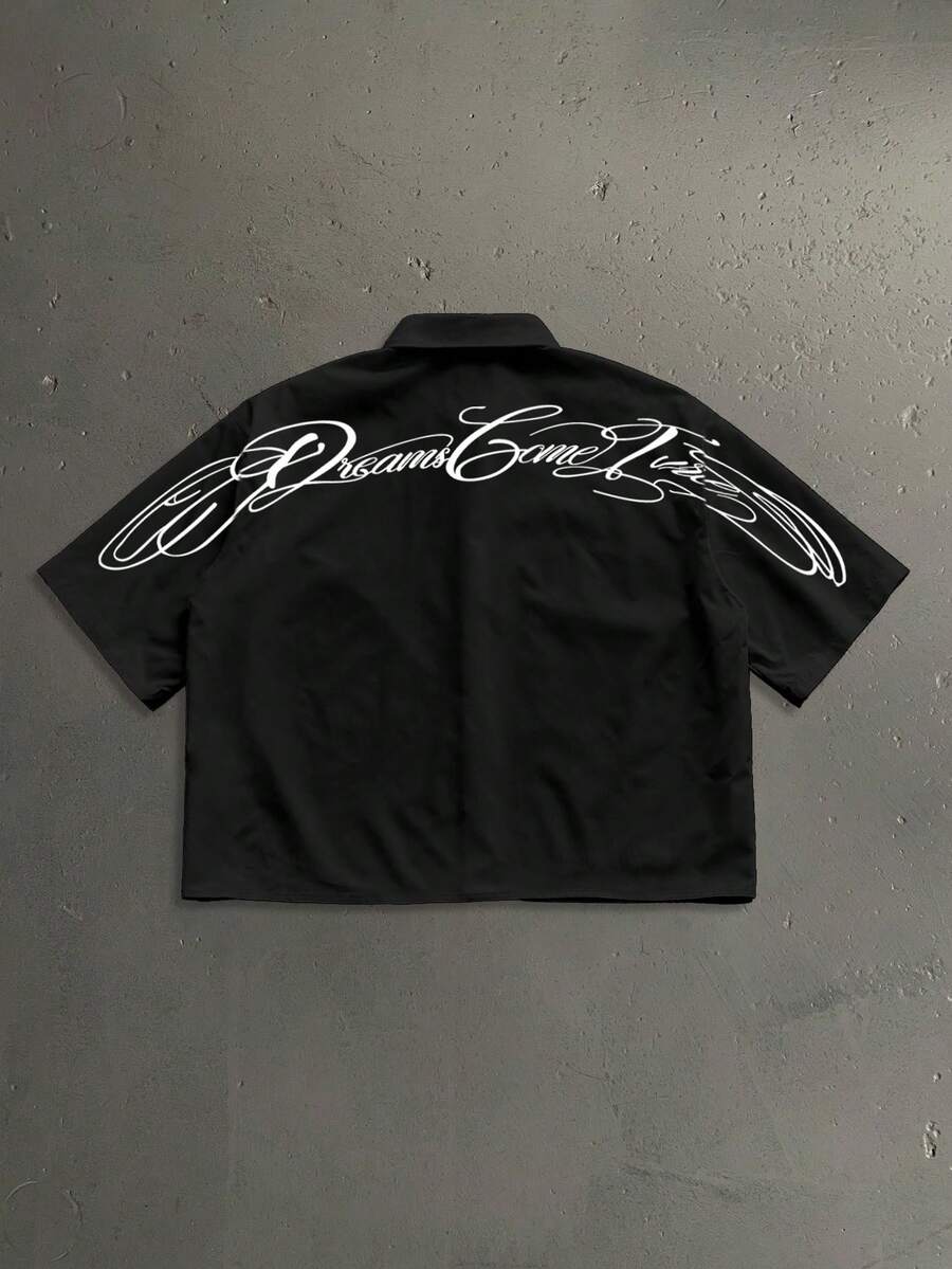 StoneGrade 弧形手写字体休闲印花男士标准尺码宽松短袖衬衫，约会聚会必备，时尚情侣礼物，送给男友的理想之选 - 黑與白 - 查看 1