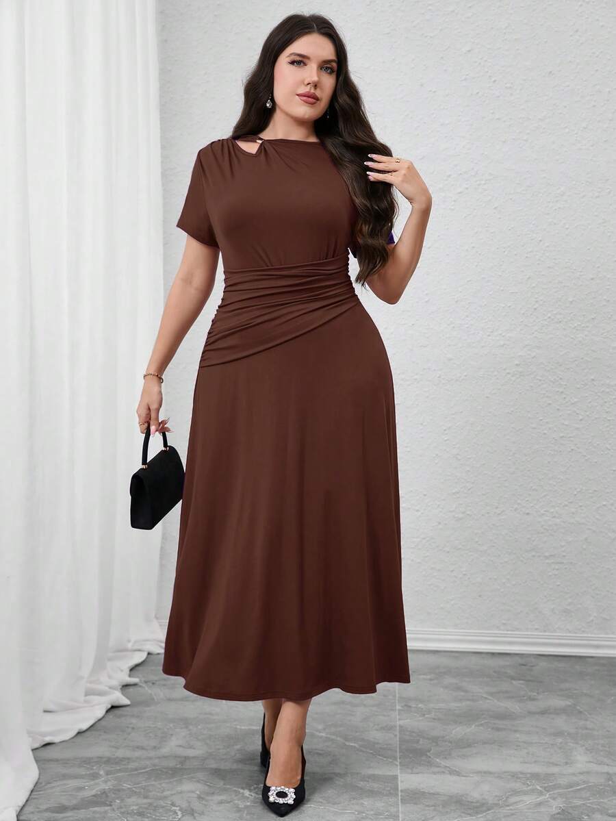 Modelyn Plus Size Women's Solid Color Cutout Shoulder Ruched Short Sleeve Casual Dress - Coffee Brown - View 1