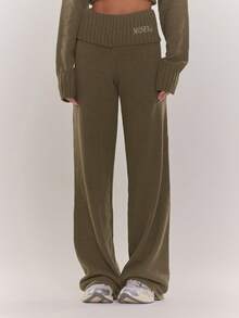 MUSERA Pantalon large côtelé surdimensionné avec détail brodé. Ensemble coordonné automnal, douillet, mignon, décontracté, hivernal, chic, pour le café et le club - Militaire verte - Voir 2