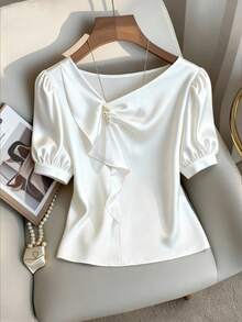GlowEve Blusa elegante de mujer con diseño de volantes de manga corta, cuello en V, de acetato, color blanco perla, adecuada para salidas casuales - Blanco - Ver 6