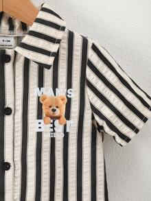 SHEIN Playful Pals 6-36个月婴幼儿两件套，男女宝宝通用卡其色条纹小熊印花短袖衬衫+纯色弹力腰短裤，适合春夏日常休闲穿着及度假。 - 黑與白 - 查看 7