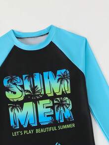 SHEIN 两件套青少年男童泳装，长袖纯色防晒衣上衣搭配棕榈树字母印花渐变棕榈树图案沙滩短裤，适合游泳池、夏季度假、派对、海滩等场合。 - 彩色 - 查看 4