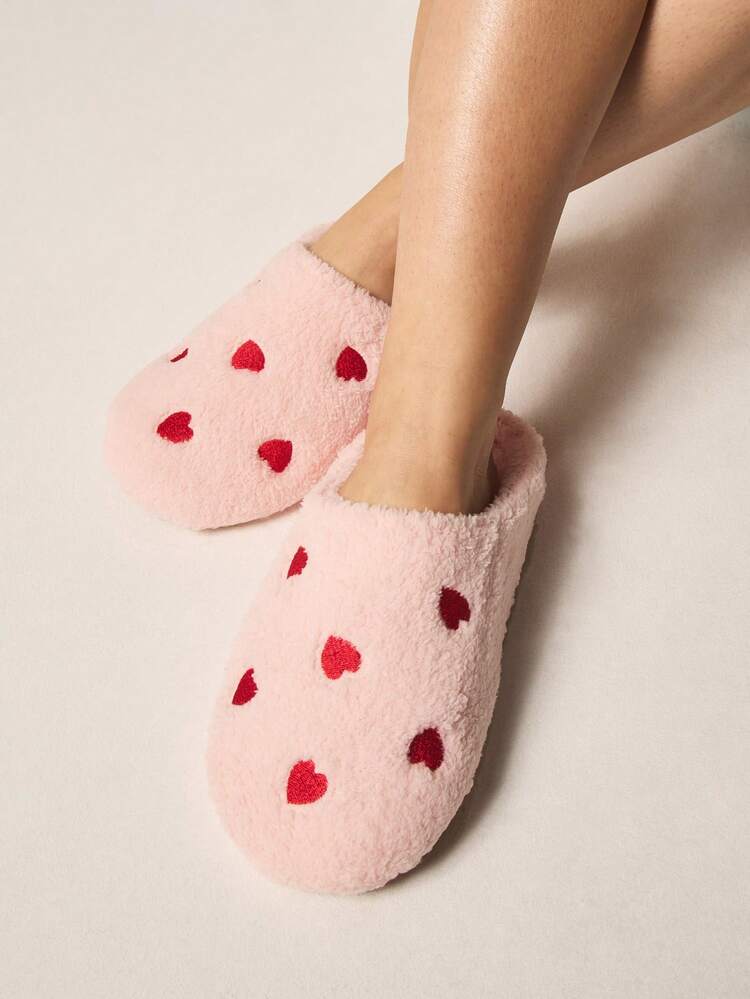 MISSGUIDED Plüsch Herz Muster Hausschuhe, kuschelig flauschig Innen Hausschuhe, weich und bequem zum Reinschlüpfen, Schlafzimmer Fußbekleidung, warm für den Winter und Valentinstag