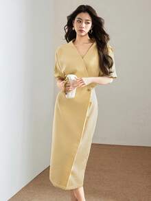 Heiryn Elegant Metal Buckle V-Neck Women's Dress - Yellow - View 7