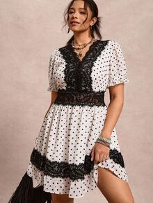SHEIN VCAY Robe à la mode pour femmes grandes tailles avec contraste de dentelle et imprimé à pois, manches à volants - Blanc - Voir 4