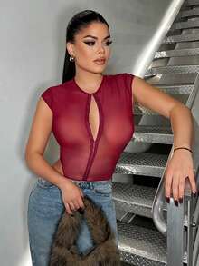 SHEIN SXY 性感网纱透视纯色前扣无袖连体衣 - 酒紅色 - 查看 6