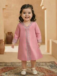 SHEIN 2026 Frühling/Sommer Neues Baby Mädchen Locker Lässig Minimalistisch Langarm Retro Muster Langes Kleid, Geeignet für Zuhause, Zusammenkünfte und Verschiedene Anlässe - Pink - Übersicht 1