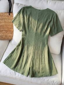 Franclia Große Größen Damen Plissee strukturierter Romper, V-Ausschnitt Design, eleganter minimalistischer Casual einfarbiger Romper Grüner Romper Damen Grüner Romper Damen Casual Romper Kurzarm Romper Leinen Kurzarm Romper Leinen Romper Frühling Romper Grüner Romper für Damen Kurzer Grüner Romper Damen Leinen Romper Damen Urlaubsoutfit Sets Damen Casual Outfits Damen Frühling Outfit Damen Sommer Outfits Damen Playsuits Sommer Jumpsuits für Damen Leinen Vintage Outfit für Damen Damen Sommer Outfits Frühling Outfits - Grün - Übersicht 2