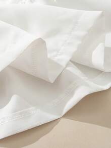 Souflis Souflis Bộ đồ mùa hè kiểu Pháp cho bé gái gồm áo trắng cổ tàu tay ngắn phối cùng quần short denim đa năng, ngọt ngào, giản dị và thời trang. Bộ đồ cho bé gái thường ngày này rất dễ thương và thời trang. - Nhiều màu - Xem 7