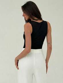 Aloruh 修身金属装饰不对称领口无袖连体衣 - 黑色 - 查看 10