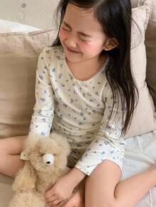 DAZY Young Girl Ditsy Floral Round Neck Long Sleeve Bow Decor Long Sleeve Top And Shorts Pajama Set - Beige - View 1