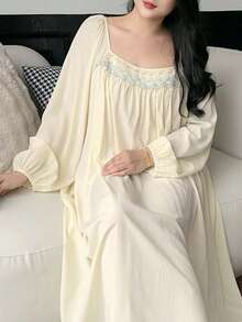 Dazy Plus 大码女式花卉刺绣褶皱休闲日常睡裙 - 杏色 - 查看 1