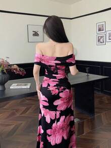 Modelyn 女士碎花印花露肩褶皱腰身优雅连衣裙，适合婚礼、约会等场合 - 黑色 - 查看 2