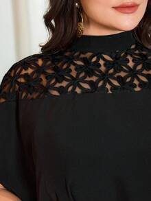 Modelyn 大码女士优雅蕾丝拼接开袖宽松斗篷式上衣，春夏款 - 黑色 - 查看 6