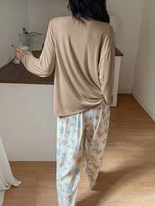 DAZY 纯色宽松T恤上衣和心形植物印花全套睡裤女士睡衣套装 - 卡其色 - 查看 2