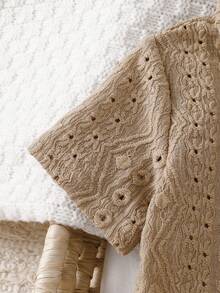 SHEIN 2件套春夏新款休闲纯色提花衬衫，纽扣口袋领，搭配松紧腰褶皱短裤，舒适百搭，适合男婴、儿童、幼儿穿着，尺码6个月至3岁。 - 杏色 - 查看 4