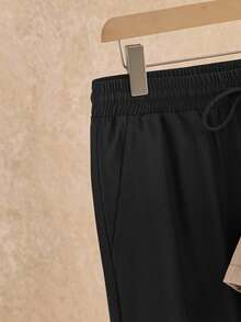 HIMLAND 男士休闲Polo领短袖上衣搭配抽绳长裤套装，适合春、夏、秋季穿着，也适合办公室和通勤场合。 - 彩色 - 查看 4