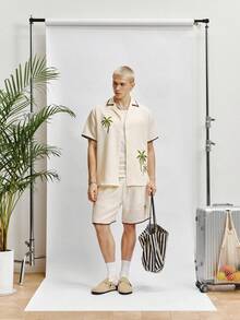 TOKVUE Bộ áo sơ mi ngắn tay và quần short in hình cây cọ dành cho nam, thích hợp cho kỳ nghỉ. - Màu be - Xem 5