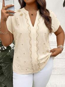 SHEIN LUNE Áo sơ mi nữ cỡ lớn mùa xuân hè màu mơ quyến rũ với họa tiết thêu tinh tế, cổ áo xẻ và thiết kế ngắn hơn ở phía trước và dài hơn ở phía sau. Áo kiểu nữ thanh lịch, kín đáo, áo cỡ lớn, áo màu kem, áo cỡ lớn dành cho người có thân hình đầy đặn, áo sơ mi mùa hè cỡ lớn, áo kiểu mùa hè cỡ lớn, áo thêu, áo cỡ lớn dành cho người có thân hình đầy đặn, áo tay ngắn, áo cổ chữ V cho nữ, áo thêu thanh lịch, áo thêu cho nữ, áo kiểu thanh lịch cho nữ, áo thêu nữ, áo kiểu boho cho nữ, áo nữ. - Màu be - Xem 6