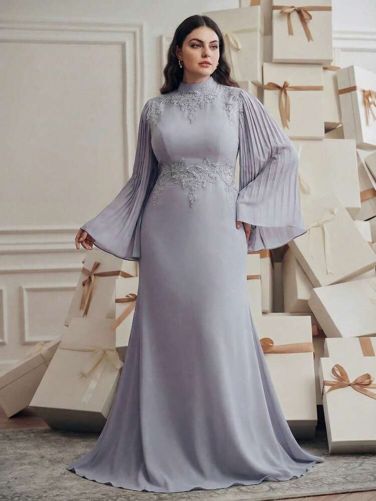 Elegant Lightweight Grey Stand Collar Applique Sleeve Pleated Waist Flowy Long Sleeve Dress For Plus Size Women, Spring/Summer