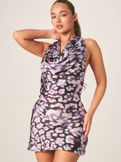 MISSGUIDED Satynowa sukienka mini z dekoltem typu halter