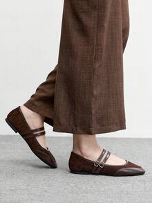 CUCCOO BIZCHIC Sepatu Flat Kasual Serbaguna Wanita dengan Desain Gesper, Cocok untuk Hari Valentine dan Musim Semi. - Coffee Brown - View 3