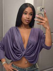 Slaydiva Áo thun màu xám tím, thích hợp cho du lịch, đi làm, nghỉ hè, lễ hội âm nhạc đầu xuân hè, ngày Valentine, lễ Phục Sinh, phong cách thường ngày, đơn giản và cơ bản, phong cách đường phố Y2K, hẹn hò hàng ngày, phong cách cá tính, gợi cảm, thể thao và thời trang, cổ áo xếp lớp, cổ chữ V sâu, cổ xoắn, kiểu dáng rộng rãi. - Màu nâu Sô-cô-la - Xem 2