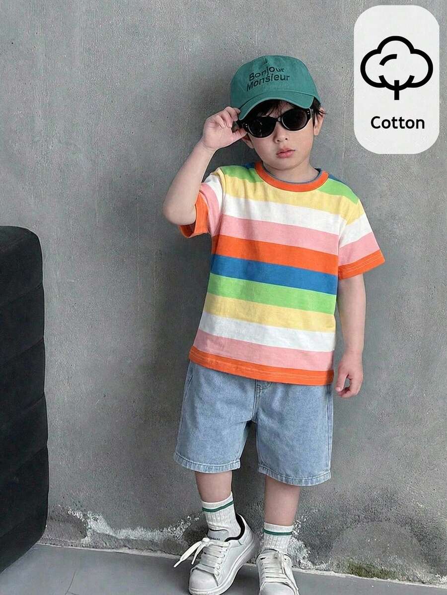 SHEIN Little Byeori 2件組小男孩恐龍壓紋短褲套裝 - 彩色 - 查看 1