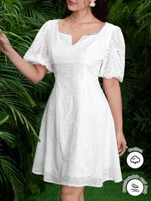 Modelyn Vestido blanco con cuello en V, mangas abullonadas y bordado de ojetes - Blanco - Ver 1