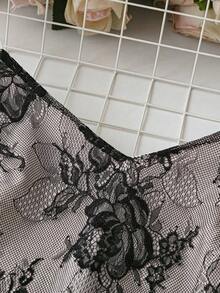 SHEIN LUNE Áo camisole nữ màu trơn, chất liệu ren, dáng regular fit, thanh lịch, thích hợp mặc hàng ngày. - Đen và trắng - Xem 3