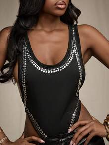 SHEIN Tall CURVE Body de talla grande con diseño de remaches y espalda abierta de unicolor - Negro - Ver 8