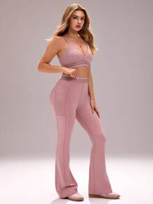 Sovereign Charm 三件套休闲百搭撞色可拆卸衬垫文胸上衣、字母印花短袖T恤和修身喇叭裤，显瘦运动套装 - 彩色 - 查看 6