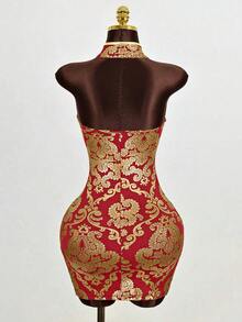 Mistrie 女士新款性感无袖立领连衣裙，领口纽扣饰有镂空设计，侧开衩迷你A字短裙，中式旗袍风格，适合夜总会、酒吧和新年正式场合穿着。 - 紅色 - 查看 2