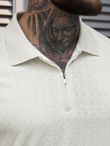 Manfinity CasualCool 男士短袖纹理面料拉链领 Polo 衫，适合居家、聚会和办公穿着。奶油色上衣，男士蕾丝网眼衬衫，学院风图案 Polo 衫，男士衬衫，拉链 Polo 衫，复古风格，适合日常休闲、周末旅行、远足、轻松的工作环境，可作为男友/丈夫礼物、周年纪念/生日礼物、派对、暑假、婚礼等场合穿着。 - 黃色 - 查看 6