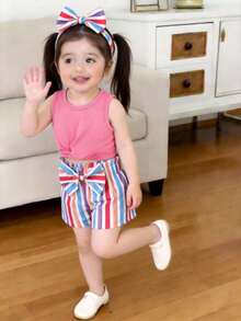 SHEIN Vintaside Kids Conjunto de camiseta de tirantes a rayas y pantalones cortos para niños pequeños, verano - Rosa - Ver 3