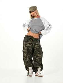 SUMWON WOMEN Sweatshirt Lengan Panjang Wanita dengan Desain Blok Warna, Cetakan Grafis, dan Lengan Raglan untuk Pakaian Kasual Sehari-hari - Grey - View 3