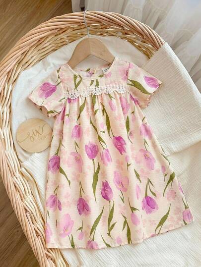 SHEIN Baby Girl Ditsy Floral Ruffle Trim Casual Nightgown Loungewear