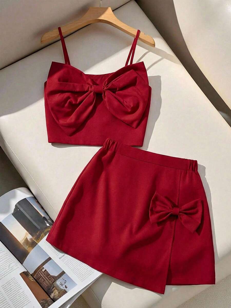 SHEIN 女童红色蝴蝶结无袖连衣裙:百搭休闲装,可爱幼儿/儿童连衣裙,饰有大蝴蝶结,非常适合生日、家庭聚会、玩耍和休闲外出。面料柔软,设计时尚,是日常穿着或小型庆祝活动的理想之选。 - 紅色 - 查看 1
