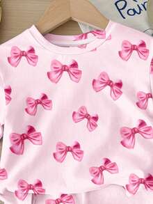 SHEIN 甜美可爱的复古粉色蝴蝶结印花图案，女婴两件套休闲家居服套装 - T恤和短裤，适合夏季穿着 - 彩色 - 查看 5