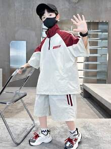 SHEIN Conjunto de Camisa de Manga Raglan com Estampa de Letra e Shorts Folgados para Meninos Pré-Adolescentes - Damasco - Visão 2