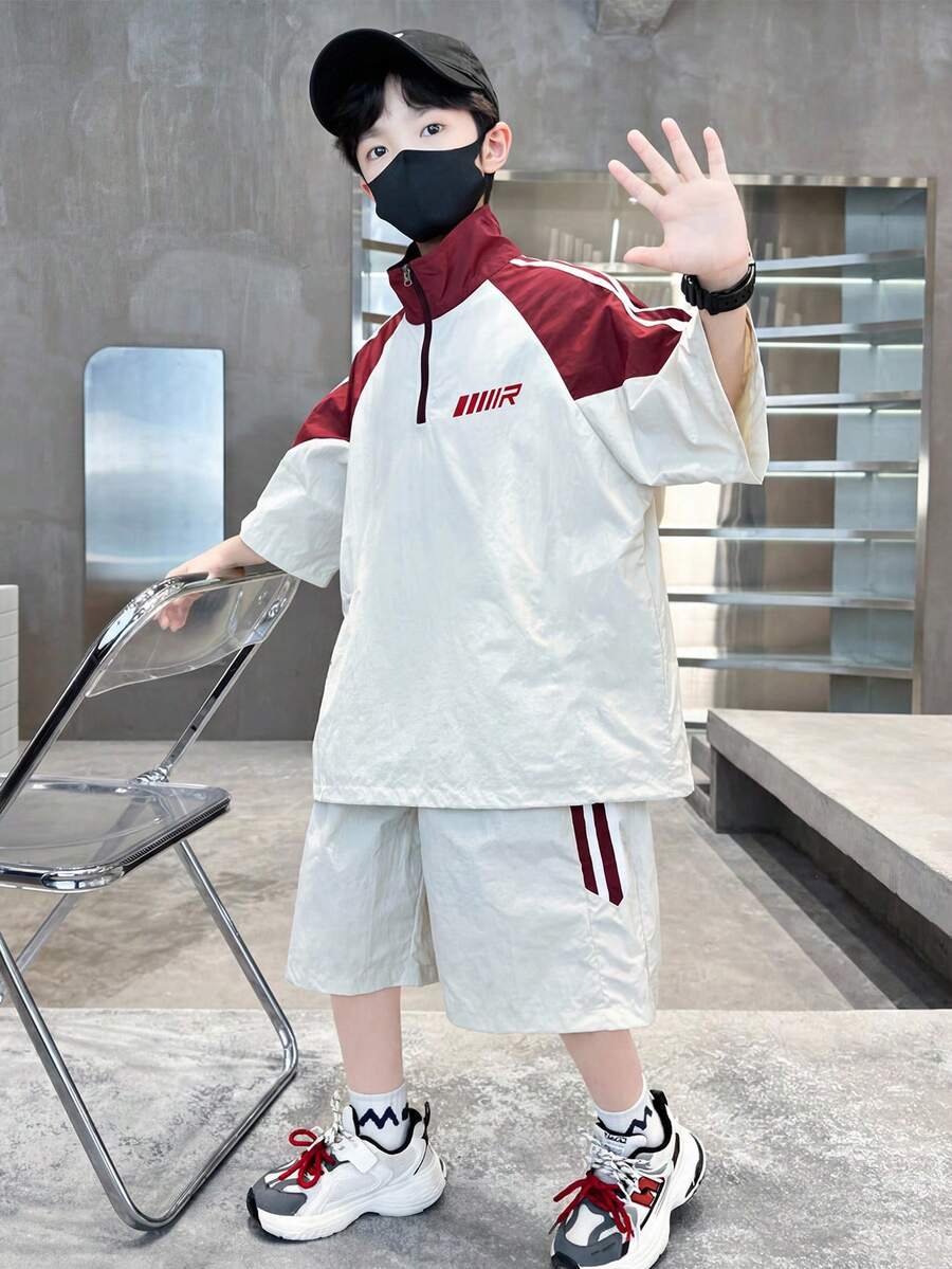 SHEIN Conjunto de Camisa de Manga Raglan com Estampa de Letra e Shorts Folgados para Meninos Pré-Adolescentes